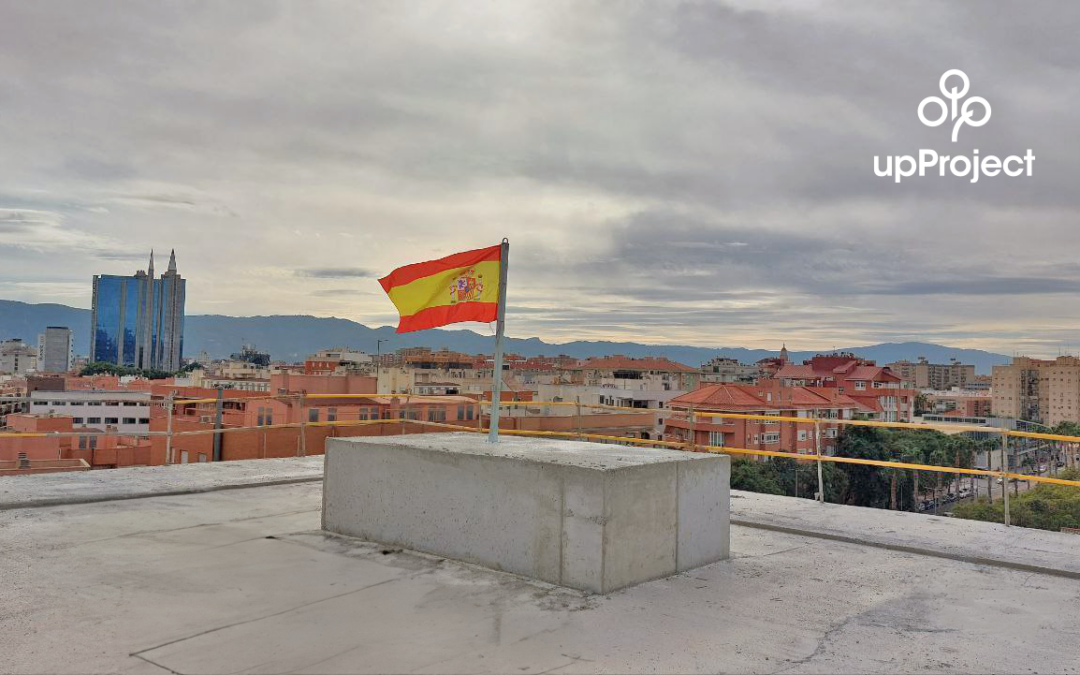 La puesta de bandera en una obra